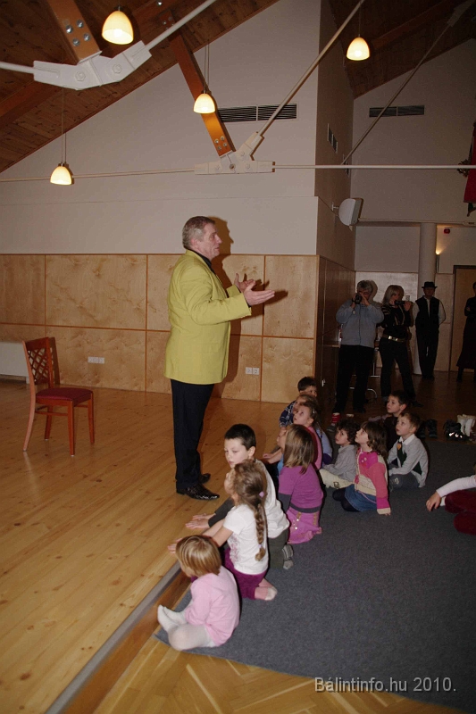 erdelyiegyesulet_mikulas_2010_007.jpg