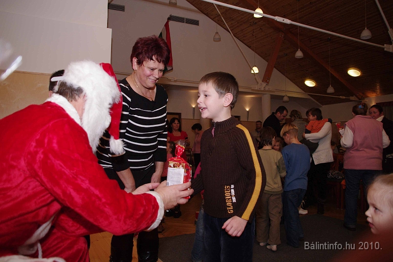 erdelyiegyesulet_mikulas_2010_047.jpg