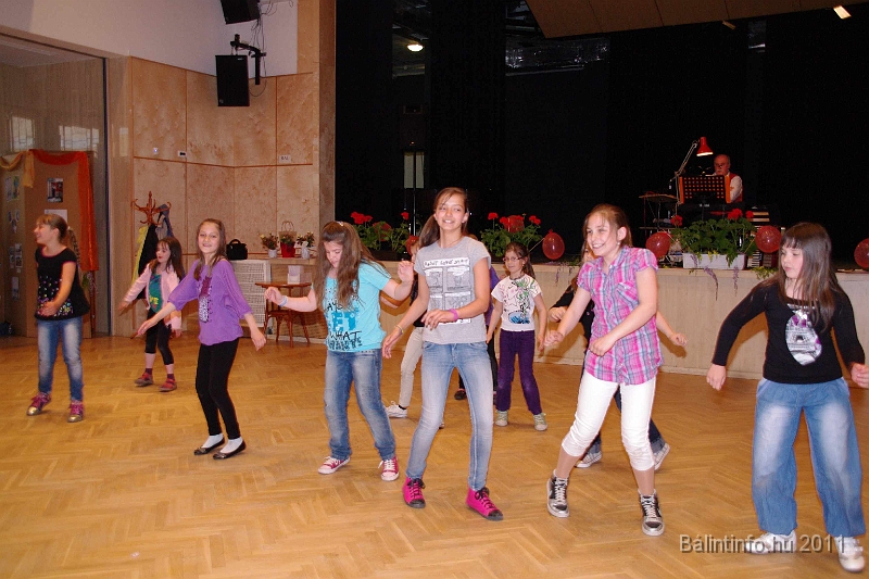 torokbalint_nyugdijasklub_anyaknapja_2011_060.jpg