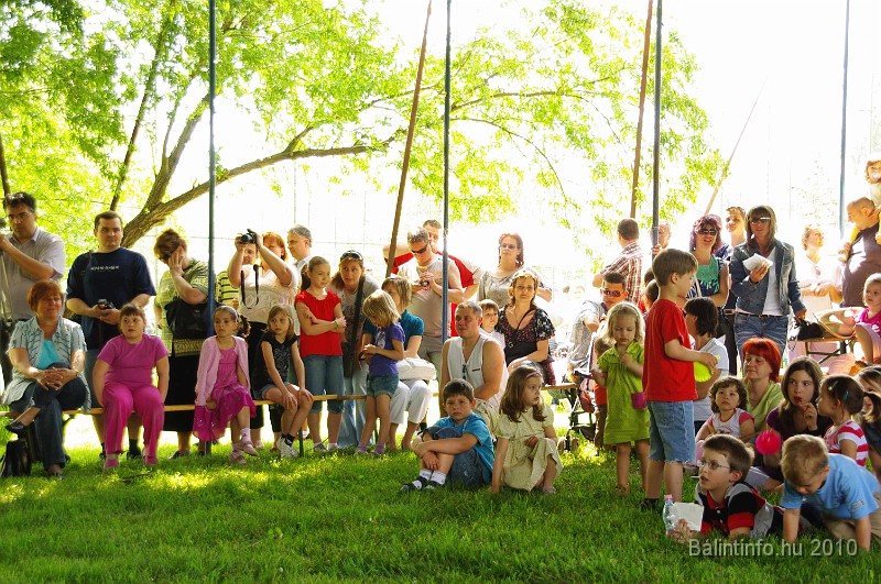 varosi_majalis_fellepok_2010_085.jpg