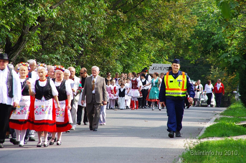 szureti_felvonulas_2010_046.jpg