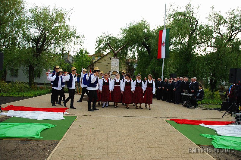torokbalinti_trianonemlekmu_100.jpg