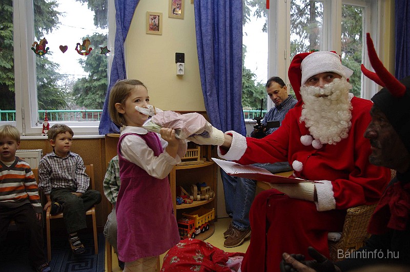 mikulas_csupasziv_2008_140.jpg