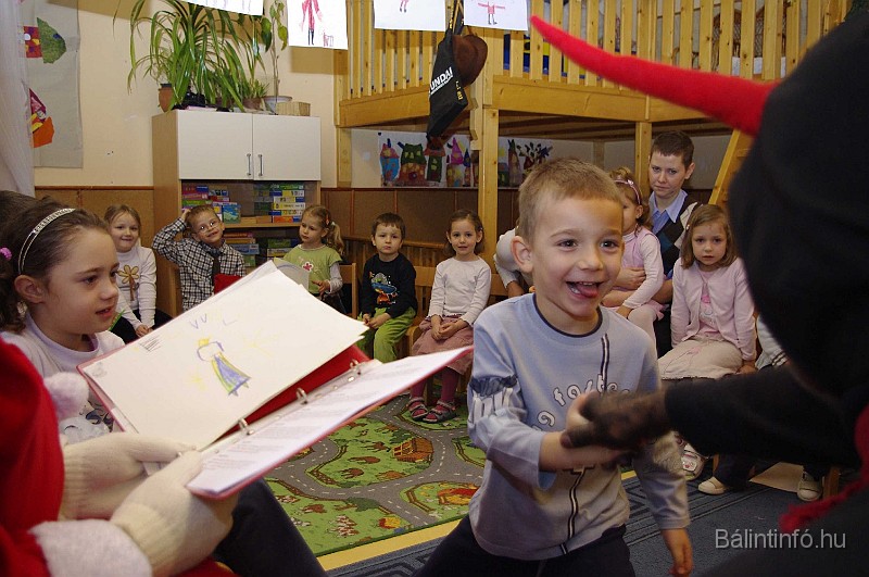 mikulas_csupasziv_2008_193.jpg